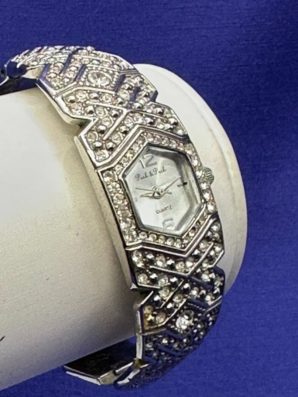 Peck & Peck Women’s Crystal Quartz Watch New Battery